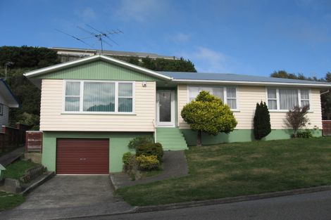 Photo of property in 49 Link Road, Newlands, Wellington, 6037