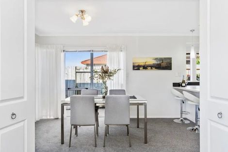 Photo of property in 37 Dalton Drive, Papamoa Beach, Papamoa, 3118