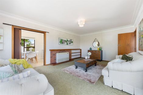 Photo of property in 8 Boler Place, New Lynn, Auckland, 0600