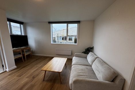 Photo of property in 7/127 Queens Drive, Lyall Bay, Wellington, 6022