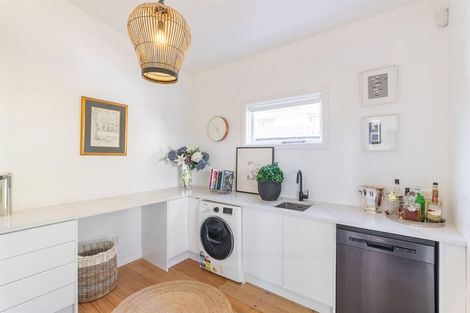 Photo of property in 80 Holly Road, St Albans, Christchurch, 8014