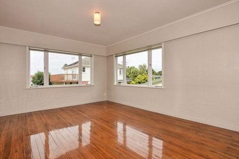 Photo of property in 25 Graham Avenue, Te Atatu Peninsula, Auckland, 0610