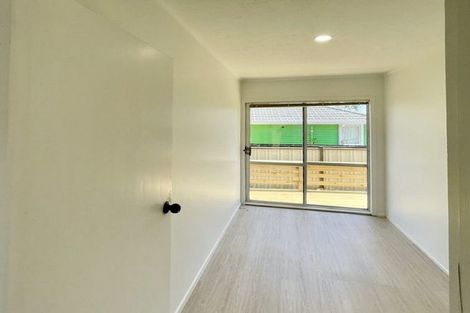 Photo of property in 104 Edmonton Road, Henderson, Auckland, 0612