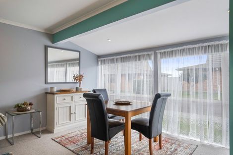 Photo of property in Rangeview Villas, 16/9 Fuller Close, Levin, 5510