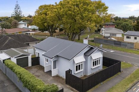 Photo of property in 33 Featherston Street, Takaro, Palmerston North, 4412