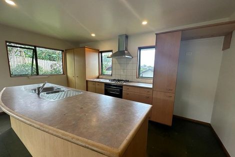 Photo of property in 15 Rosebay Rise, Henderson, Auckland, 0610