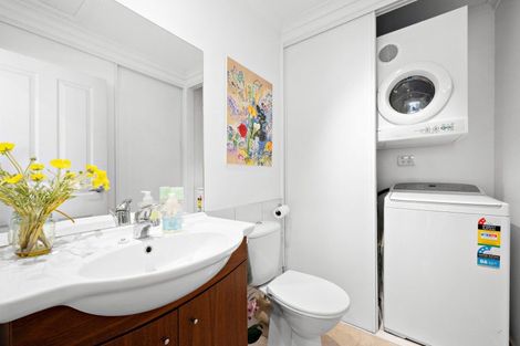 Photo of property in 4/275 Karaka Bay Road, Karaka Bays, Wellington, 6022