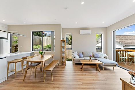 Photo of property in 50d Sandgate Avenue, Botany Downs, Auckland, 2010