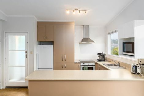 Photo of property in 15 Silverbirch Grove, Churton Park, Wellington, 6037