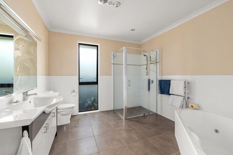 Photo of property in 2 Pickmere Lane, Kerikeri, 0230