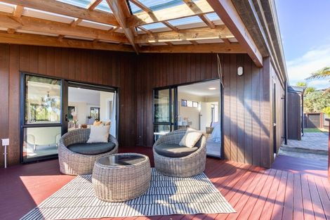 Photo of property in 22 Millennium Hill, Paraparaumu, 5032