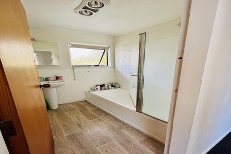 Photo of property in 6 Ruth Grove, Karori, Wellington, 6012