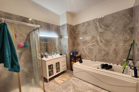 Photo of property in 8b Carlos Drive, Flat Bush, Auckland, 2016