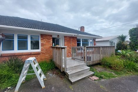 Photo of property in 9 Kirrie Avenue, Te Atatu South, Auckland, 0610