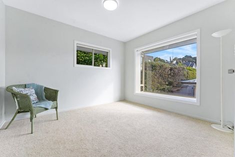 Photo of property in 22 Tiri Road, Milford, Auckland, 0620