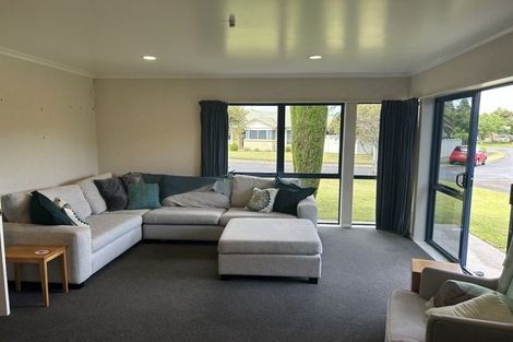 Photo of property in 9 Sequoia Grove, Mount Maunganui, 3116