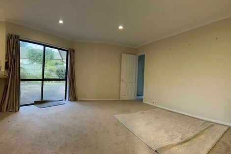 Photo of property in 16 Middlefield Drive, East Tamaki Heights, Auckland, 2016