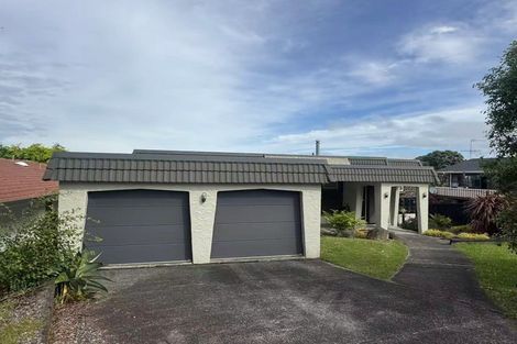 Photo of property in 5 Stapleford Crescent, Browns Bay, Auckland, 0630