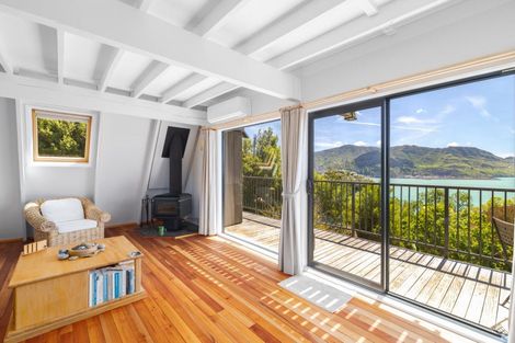 Photo of property in 23 Ranui Crescent, Diamond Harbour,  8971