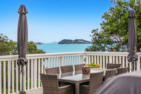 Photo of property in 120 Kawakawa Bay Coast Road, Kawakawa Bay, Papakura, 2585