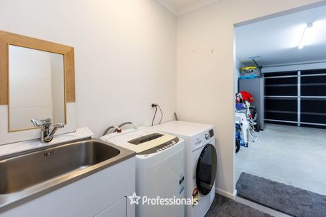 Photo of property in 3 Nikau Lane, Timberlea, Upper Hutt, 5018