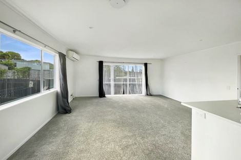 Photo of property in 12 Brookfield Road, Te Atatu Peninsula, Auckland, 0610