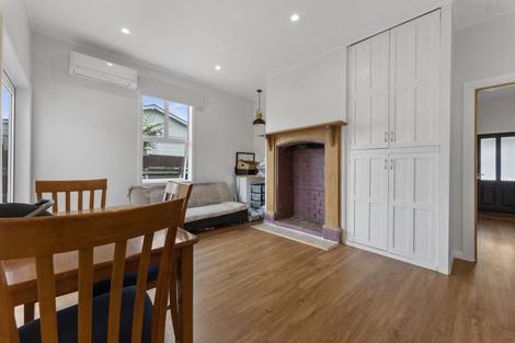 Photo of property in 7 Atkinson Street, Woodville, 4920