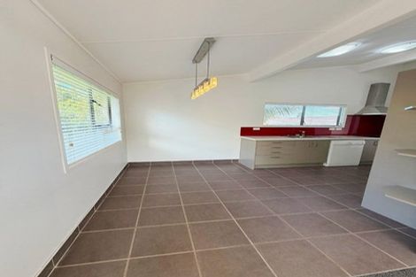 Photo of property in 13 Jenanne Place, Totara Vale, Auckland, 0629