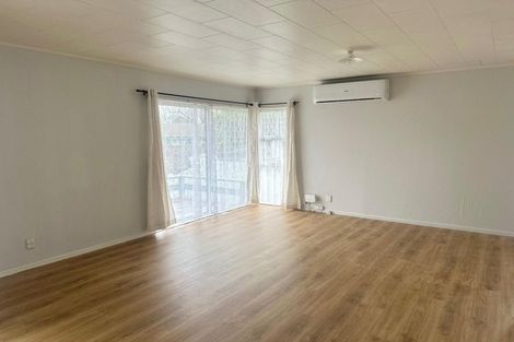 Photo of property in 1/58 Te Irirangi Drive, Clover Park, Auckland, 2019