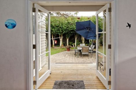 Photo of property in 7 Hinekohu Street, New Lynn, Auckland, 0600