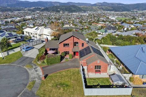 Photo of property in 17 Garrett Place, Riverstone Terraces, Upper Hutt, 5018