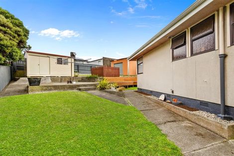 Photo of property in 21 Mark Avenue, Paparangi, Wellington, 6037