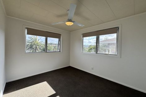 Photo of property in 118 Stapleford Crescent, Browns Bay, Auckland, 0630