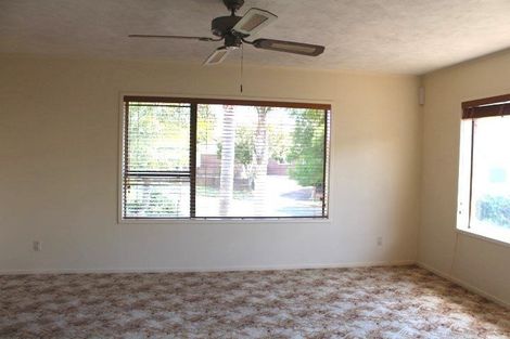 Photo of property in 46 St Annes Crescent, Wattle Downs, Auckland, 2103