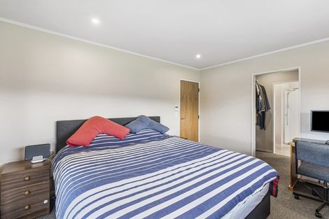 Photo of property in 2 Chilton Drive, Paraparaumu, 5032