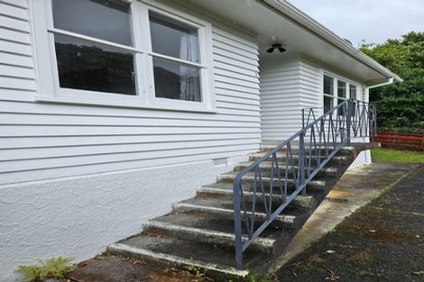 Photo of property in 16 Redwood Avenue, Tawa, Wellington, 5028