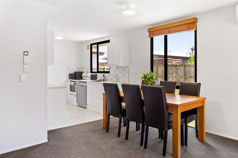 Photo of property in 8 Cameron Place, Ranui, Auckland, 0612