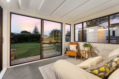 Photo of property in 13 Atua Street, Waikanae Beach, Waikanae, 5036
