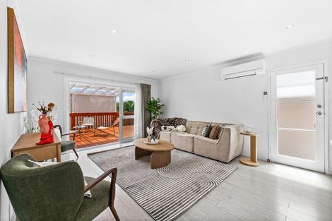 Photo of property in 4/94 Lynwood Road, New Lynn, Auckland, 0600
