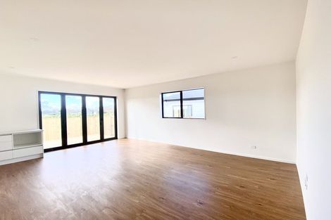 Photo of property in 14b Woven Place, Karaka, 2113