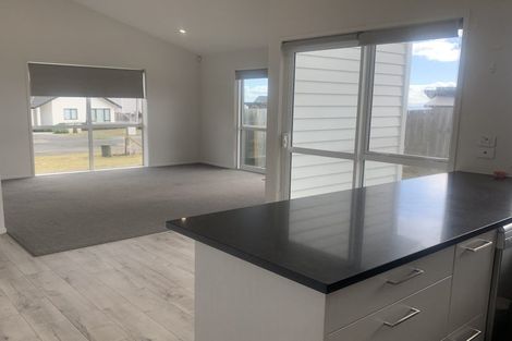 Photo of property in 3 Mutetai Road, Clarks Beach, 2122