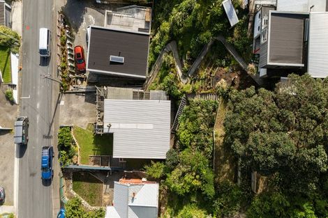 Photo of property in 66 Hungerford Road, Houghton Bay, Wellington, 6023