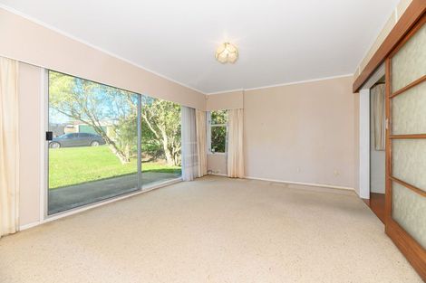 Photo of property in 92 Colwill Road, Massey, Auckland, 0614