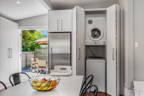 Photo of property in 2 Tennyson Street, Northcote Point, Auckland, 0627