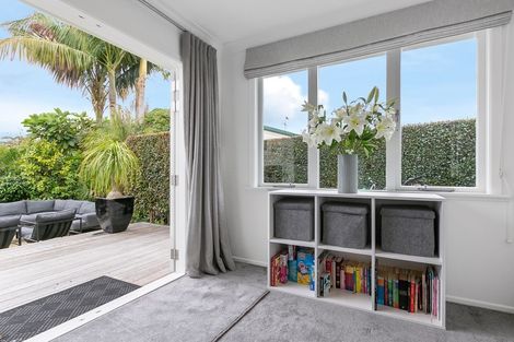 Photo of property in 19 Swan Crescent, Pakuranga, Auckland, 2010