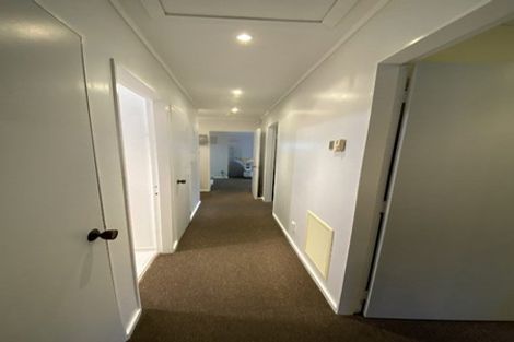 Photo of property in 33 Omapere Street, Whitby, Porirua, 5024