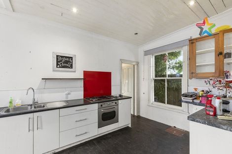 Photo of property in 18 William Street, Petone, Lower Hutt, 5012
