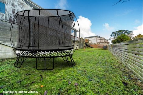 Photo of property in 13e York Crescent, Westown, New Plymouth, 4310