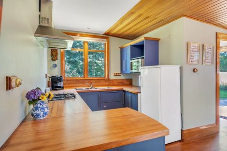 Photo of property in 3 Cross Street, Coalgate, 7673