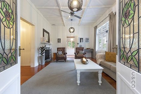 Photo of property in 30-32 Great North Road, Riverhead, 0820